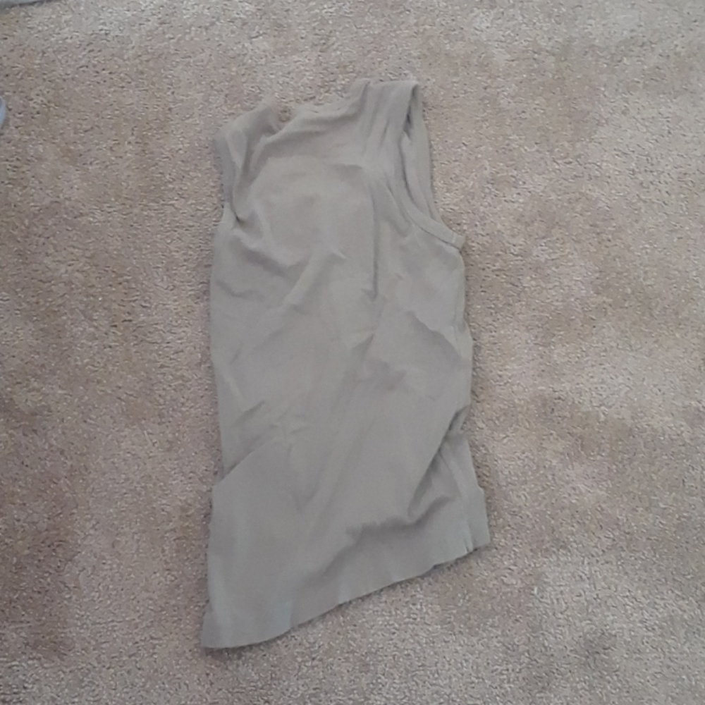Tanktops - Picture 4 of 5